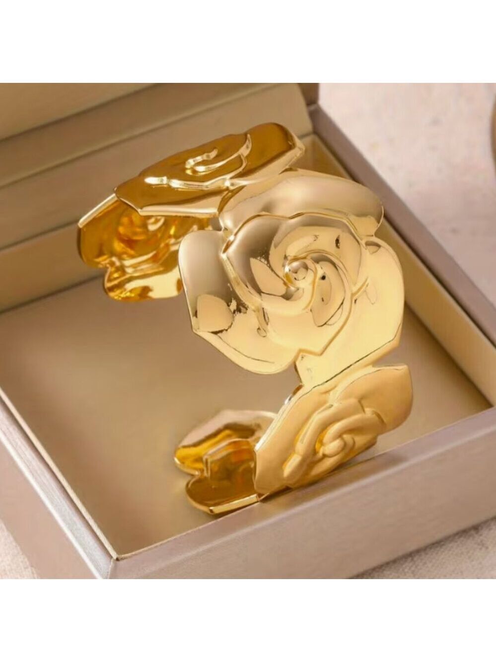 Elegant 304 Stainless Steel Rose Shape Adjustable Hypoallergenic Luxury Bangle